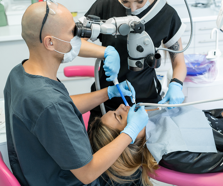 endodontie_asistata_la_microscop Endodonție asistată de microscop